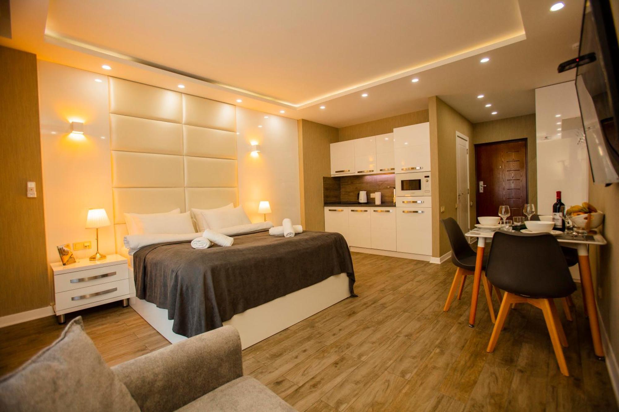 Holiday Premium Apartments Batumi Exterior foto